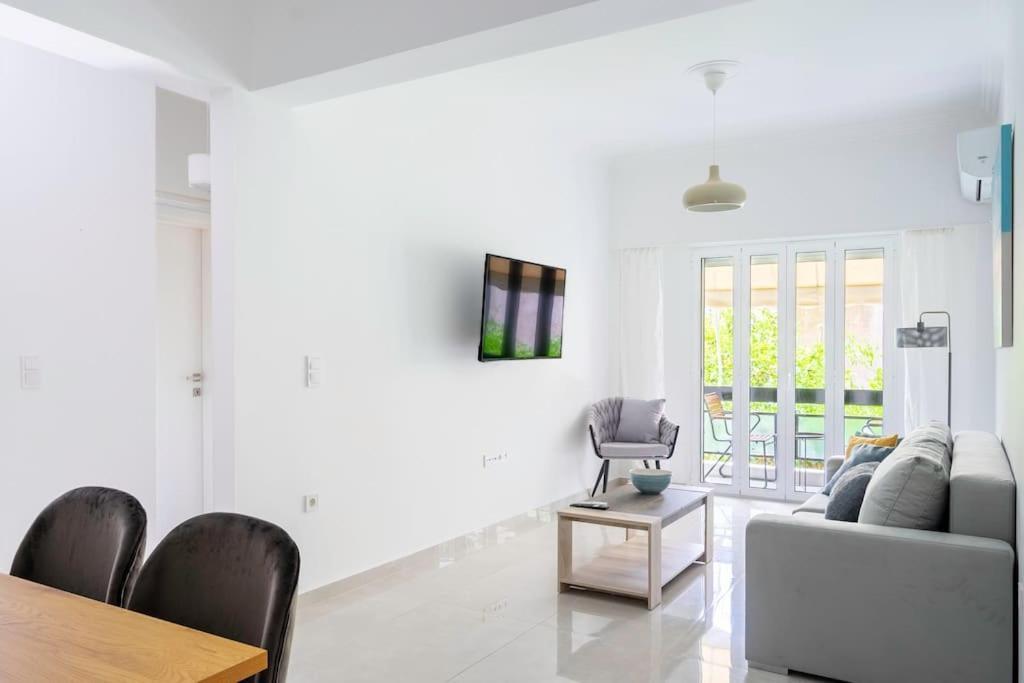 Alimos Sun-Filled Apartment Athens Exterior photo